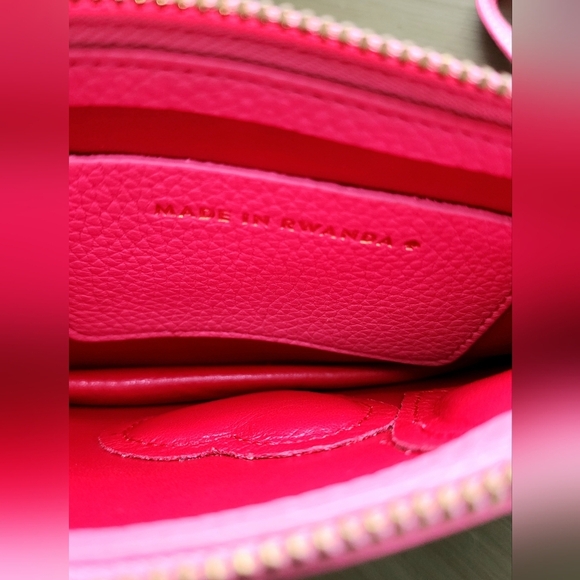 Kate Spade On Purpose Beaded Heart Wristlet Like New - Picture 5 of 5